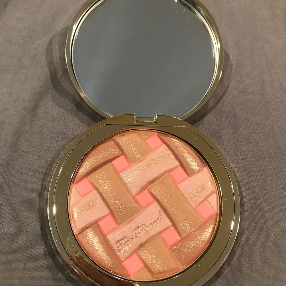 SWEETIE PIE BRONZER
RADIANT MATTE BRONZER